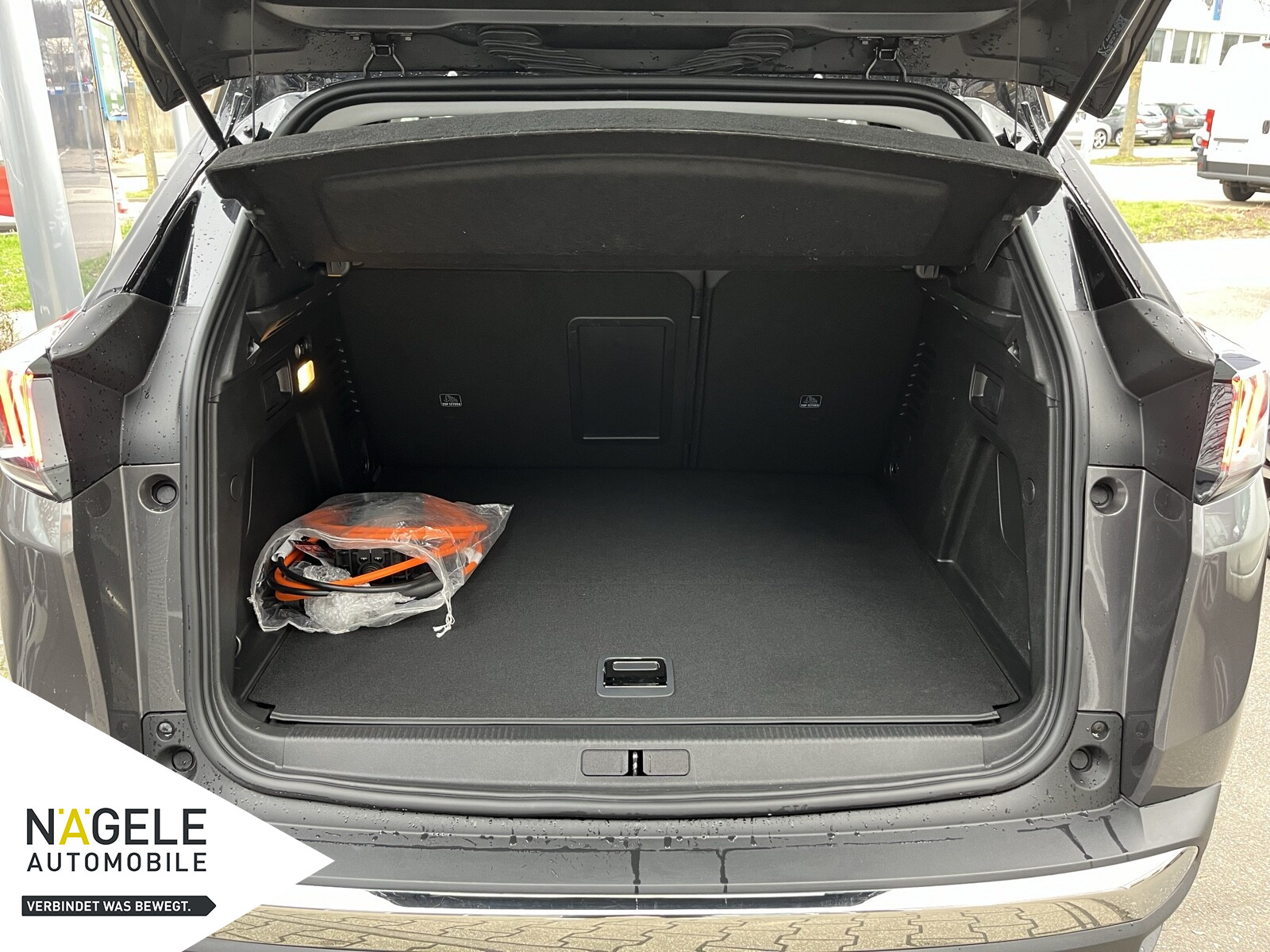 3008 Hybrid 225 Roadtrip Navi | OBC 7,5kW | SHZ