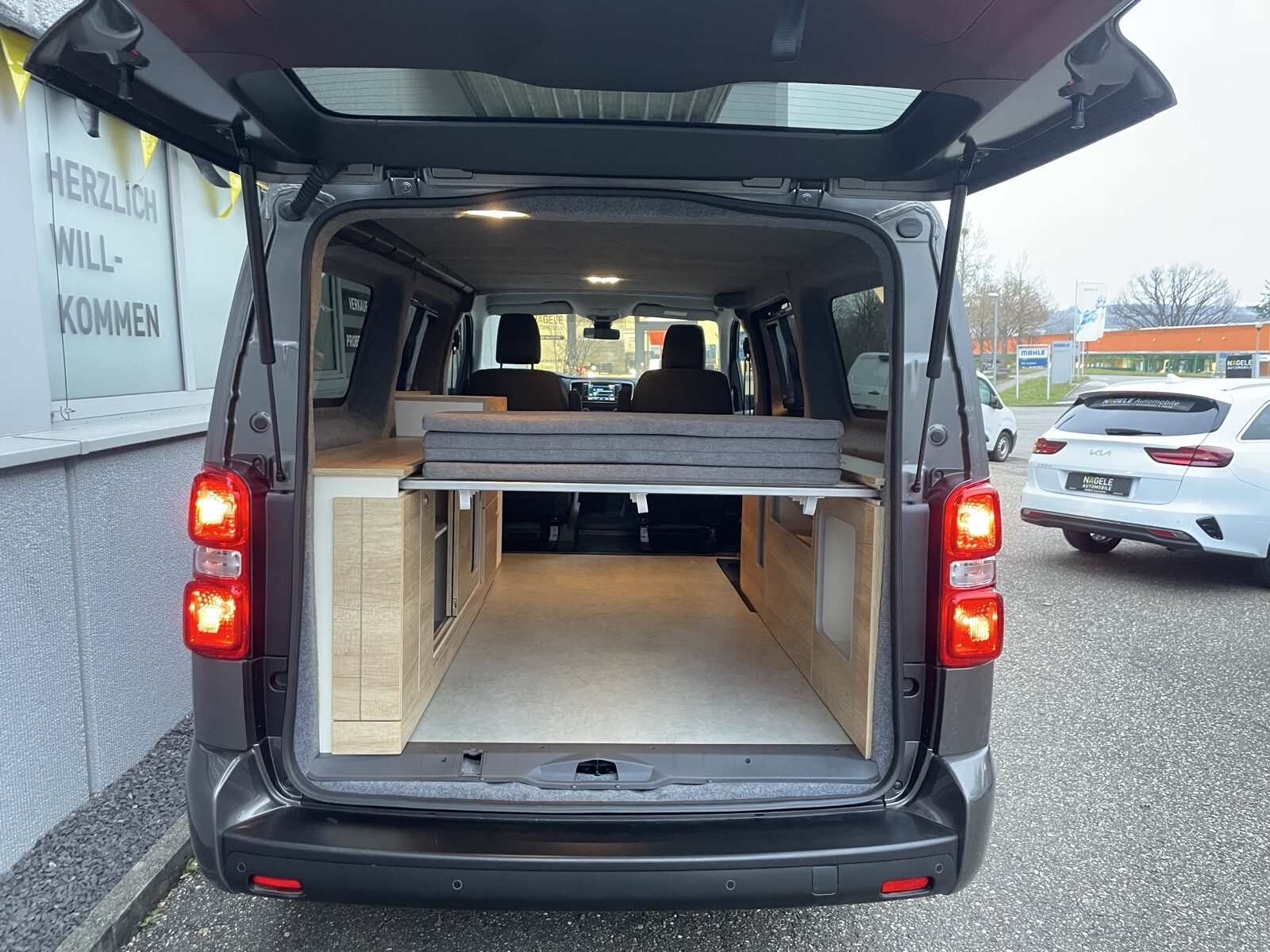 Expert 2.0 lang BHDi 145 FZG629 mit Innenausbau