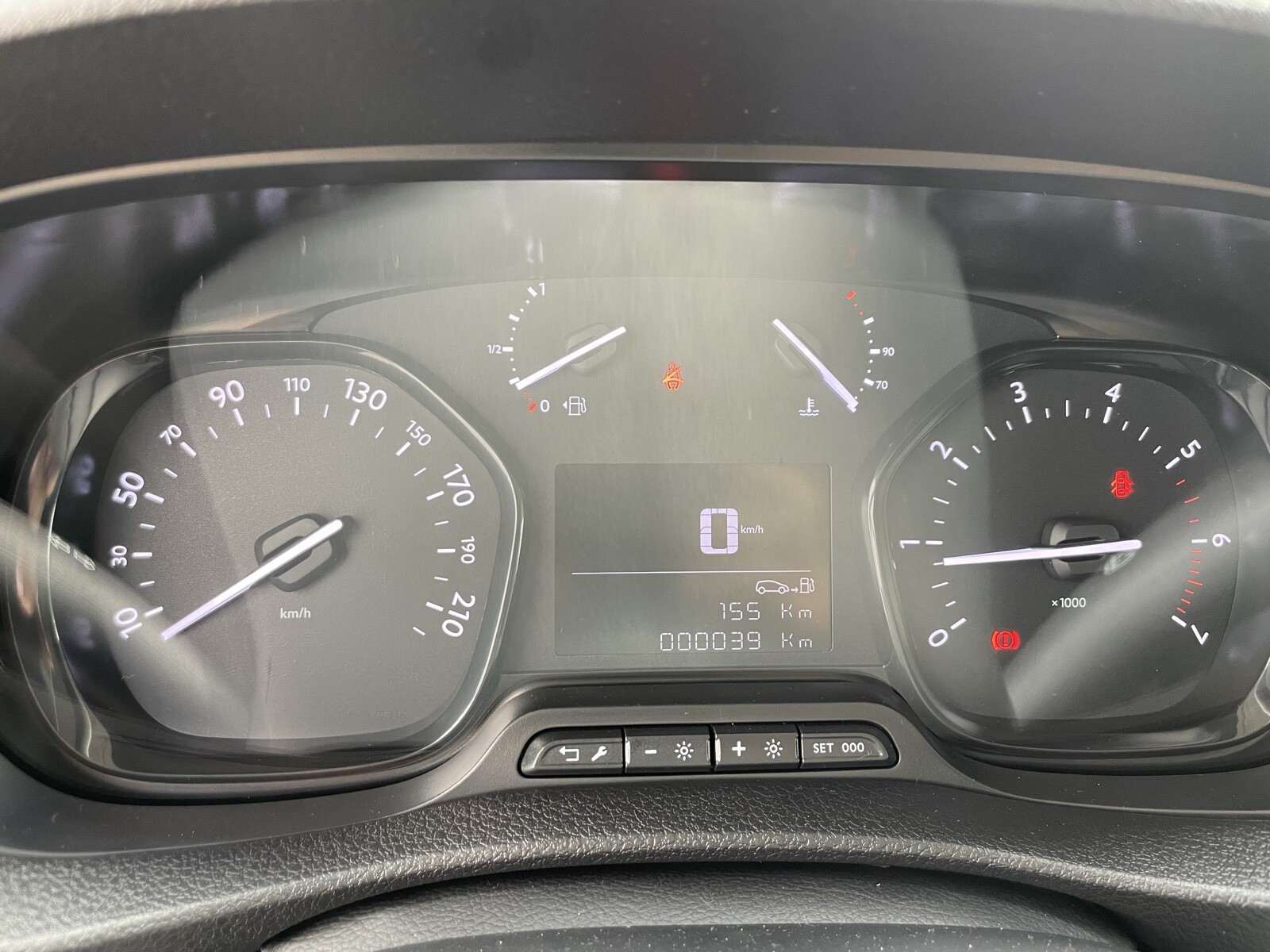 Expert 2.0 lang BHDi 145 FZG629 mit Innenausbau