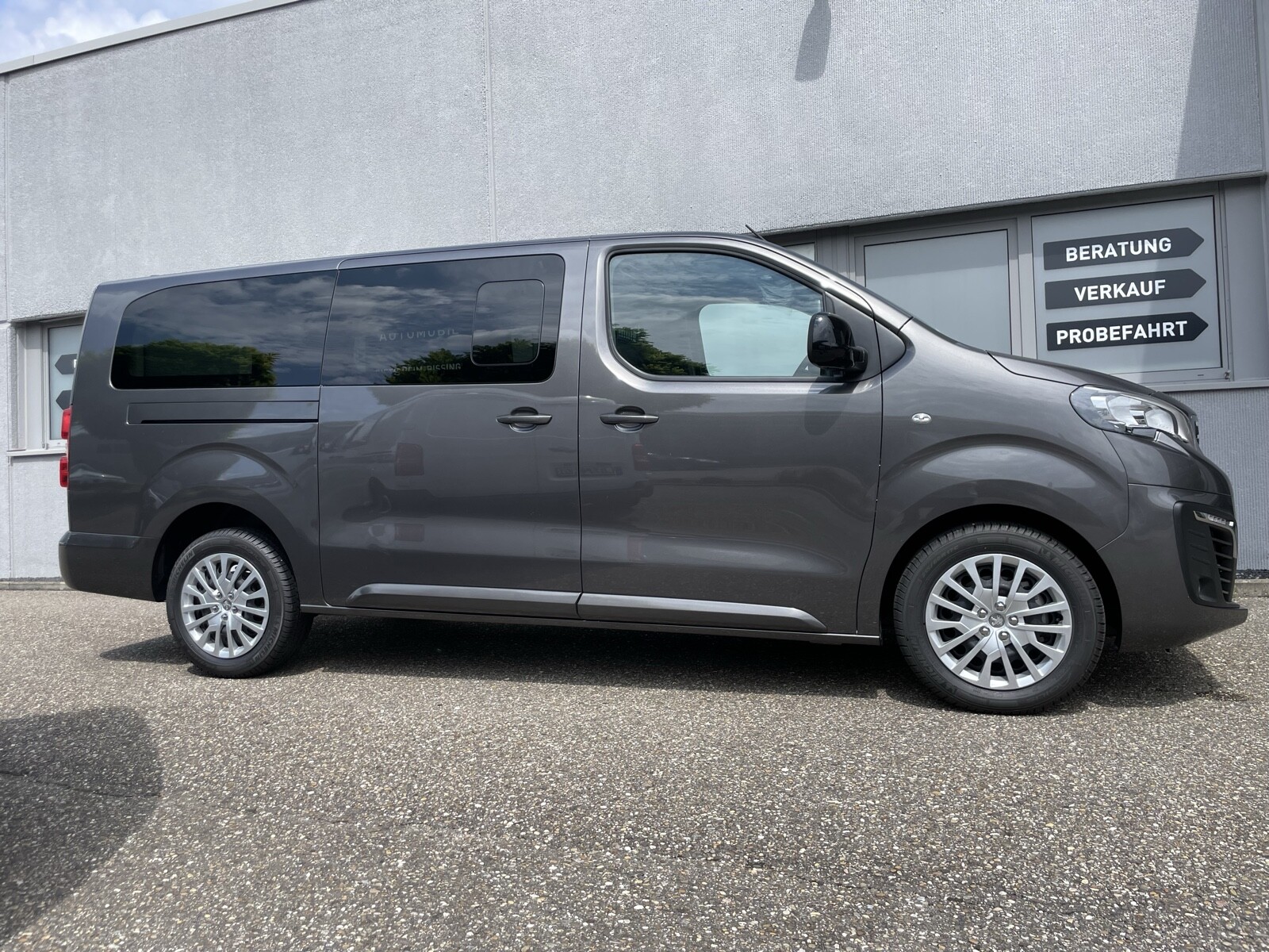 Expert 2.0 lang BHDi 145 FZG629 mit Innenausbau