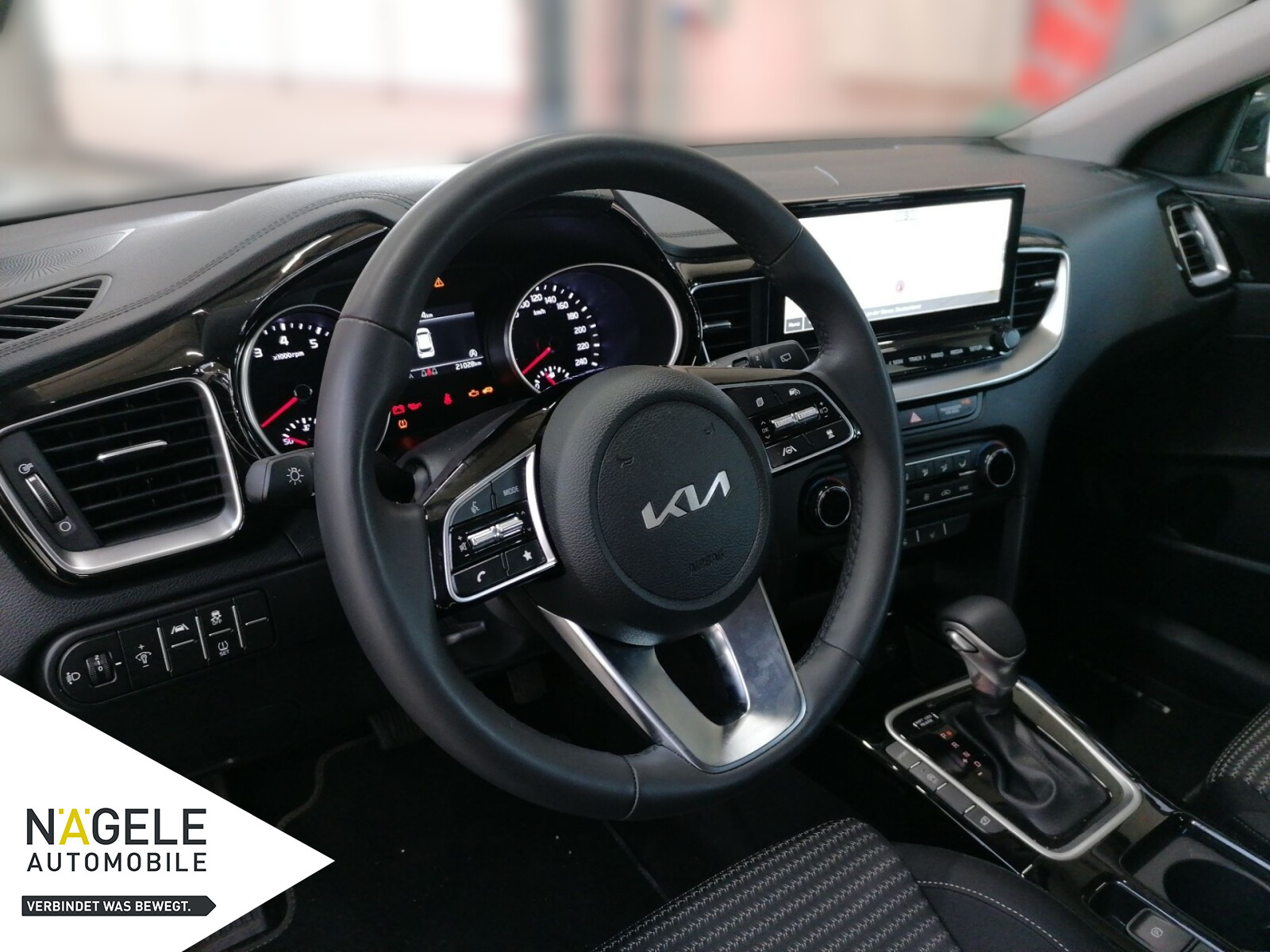 Ceed 1.5 T-GDI DCT Vision Navi+SZH+LHZ+ACC Klima