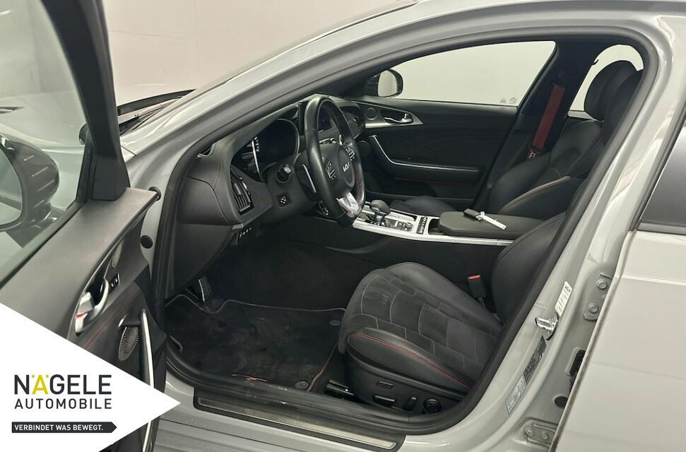 Stinger 3.3 GT V6 T-GDI 4WD|Navi+LED+Alcantara