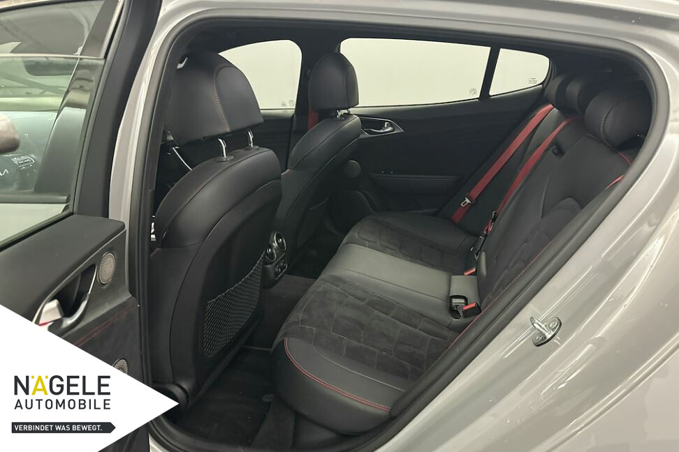 Stinger 3.3 GT V6 T-GDI 4WD|Navi+LED+Alcantara