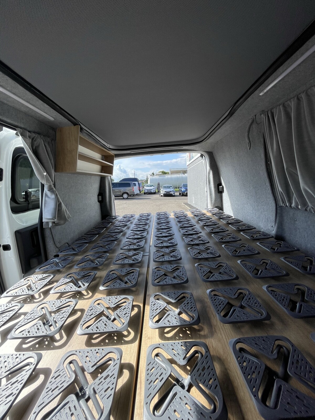 Sunvan Compact Wohnmobil FZG618 | Schlaf-Hubdach