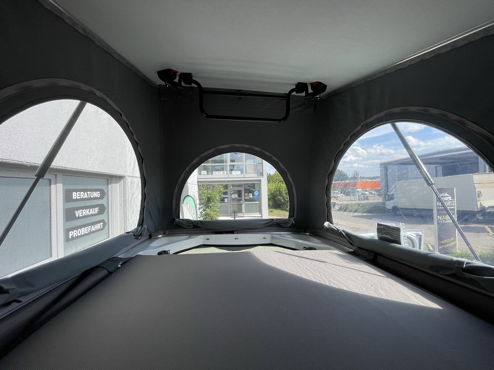 Sunvan Compact Wohnmobil FZG618 | Schlaf-Hubdach