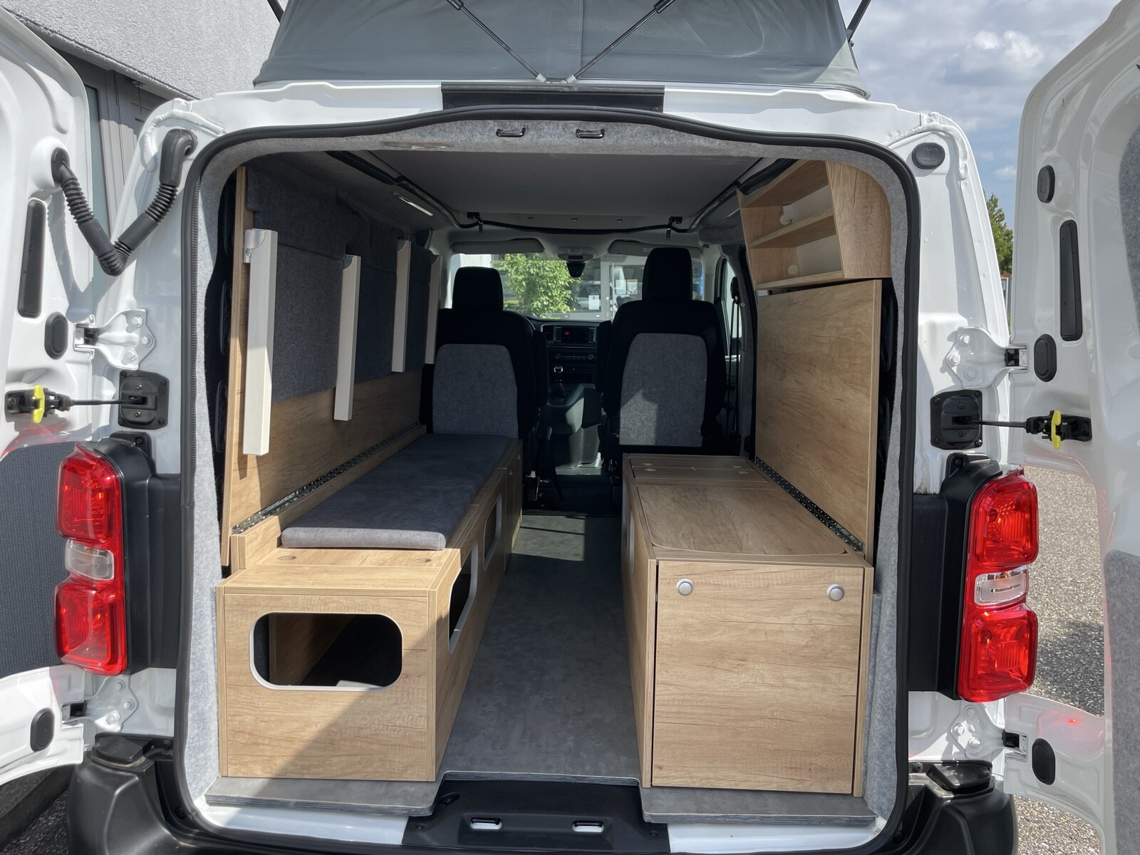 Sunvan Compact Wohnmobil FZG618 | Schlaf-Hubdach