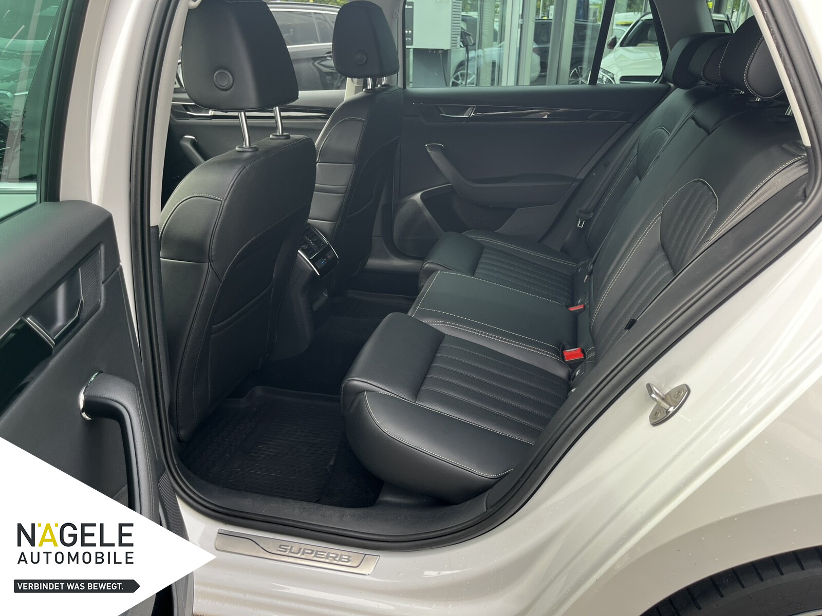 Superb Combi 2.0 TDI L&K 4x4+ACC+Standheiz. LED