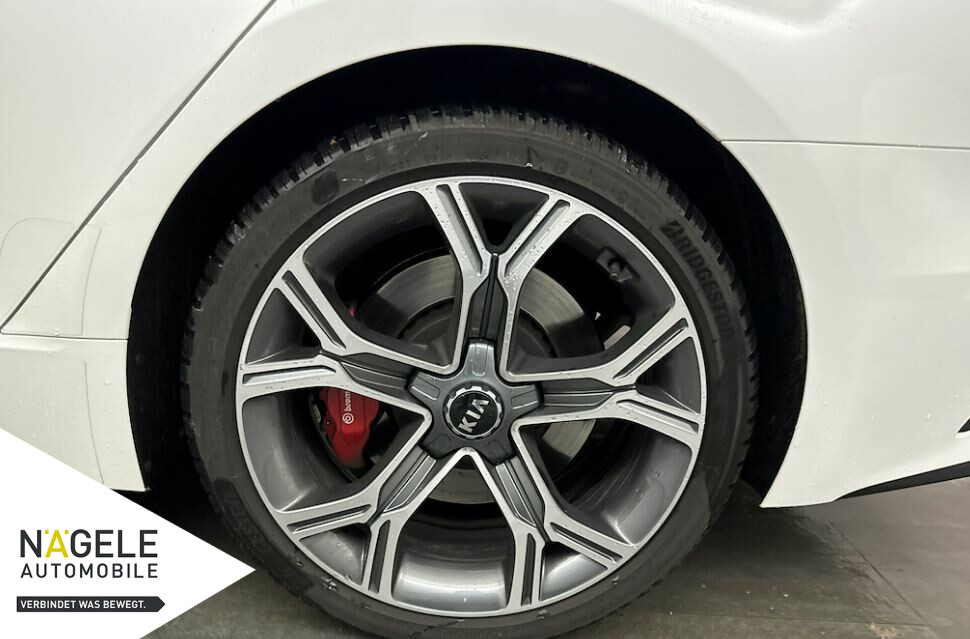 Stinger GT V6 3.3T-GDI 4WD|NAVI+ACC+PANO+LEDER