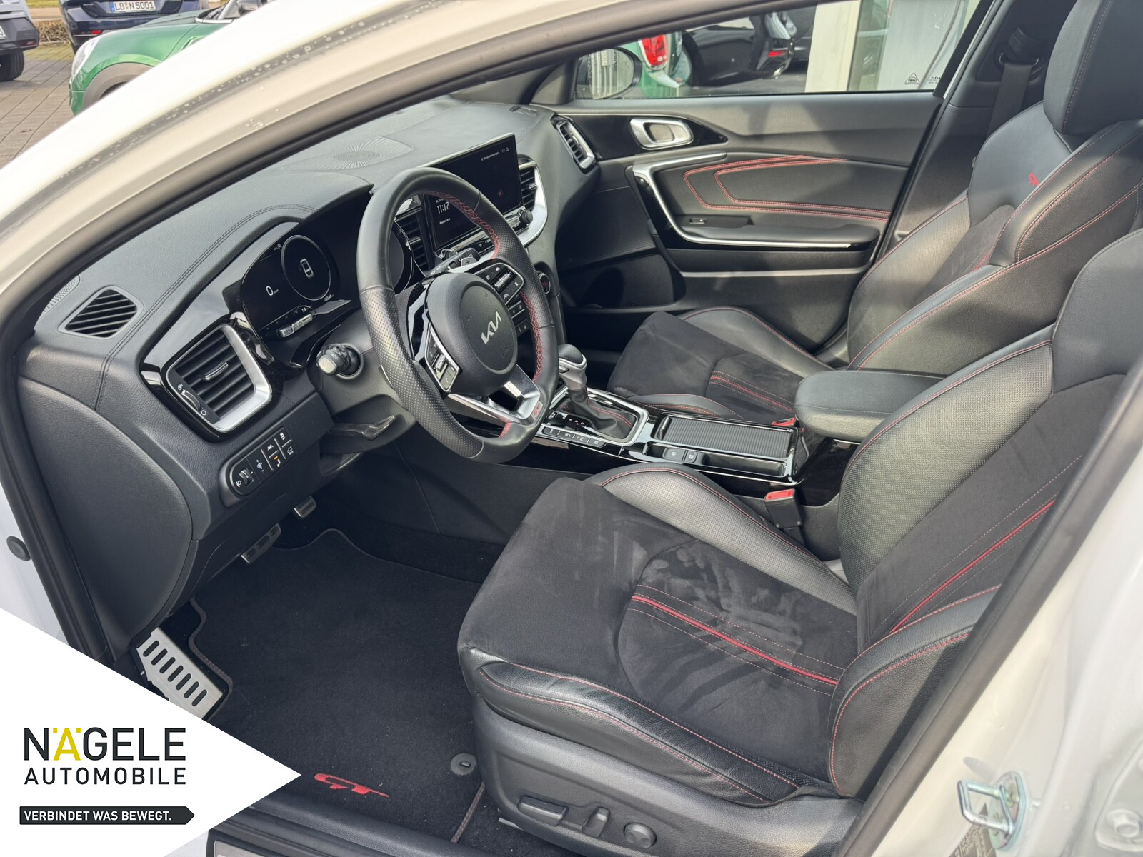 Proceed 1.6 T-GDI DCT GT|Navi| Panoramadach