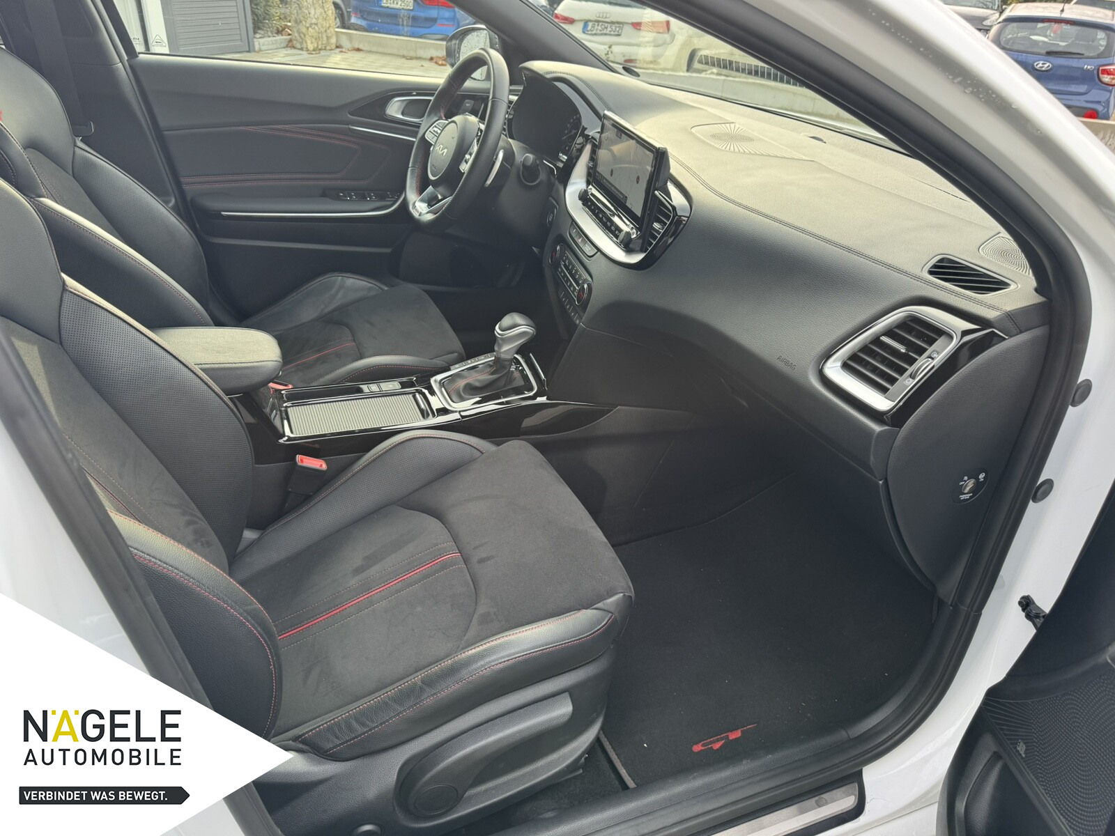 Proceed 1.6 T-GDI DCT GT|Navi| Panoramadach