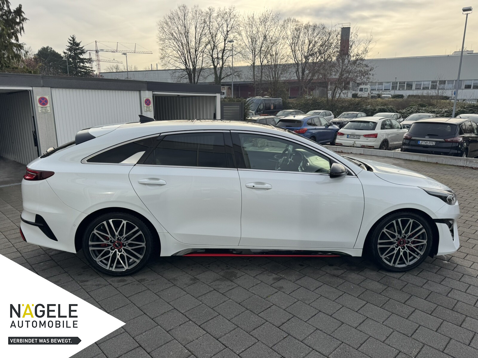 Proceed 1.6 T-GDI DCT GT|Navi| Panoramadach