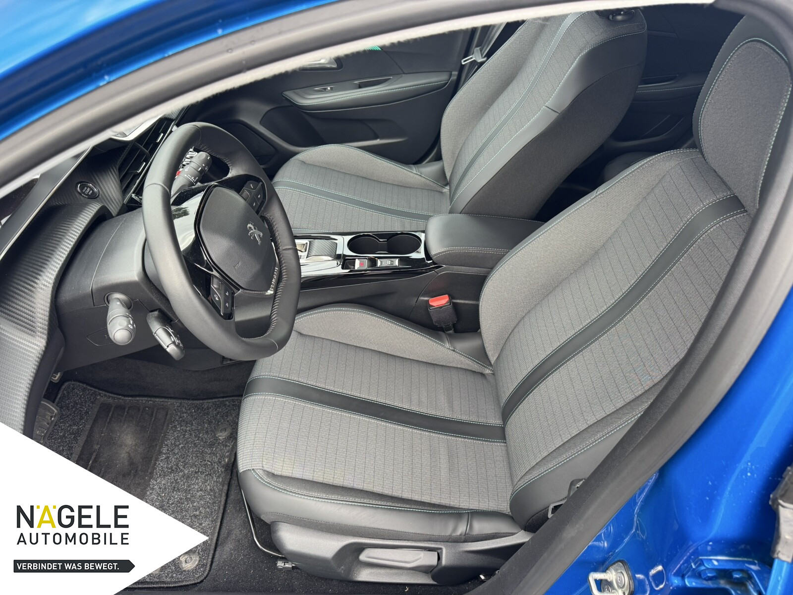 e-208 136 Allure Pack|Klima| Bluetooth|SZH BC