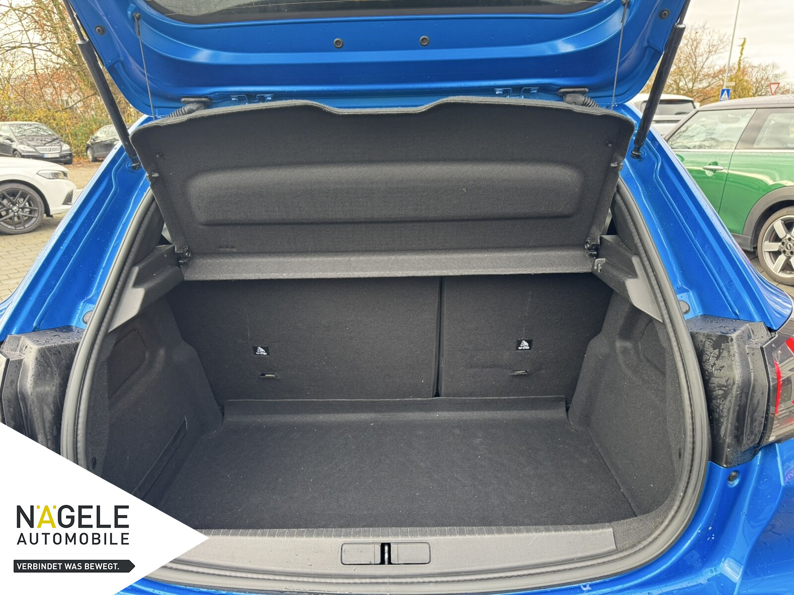 e-208 136 Allure Pack|Klima| Bluetooth|SZH BC