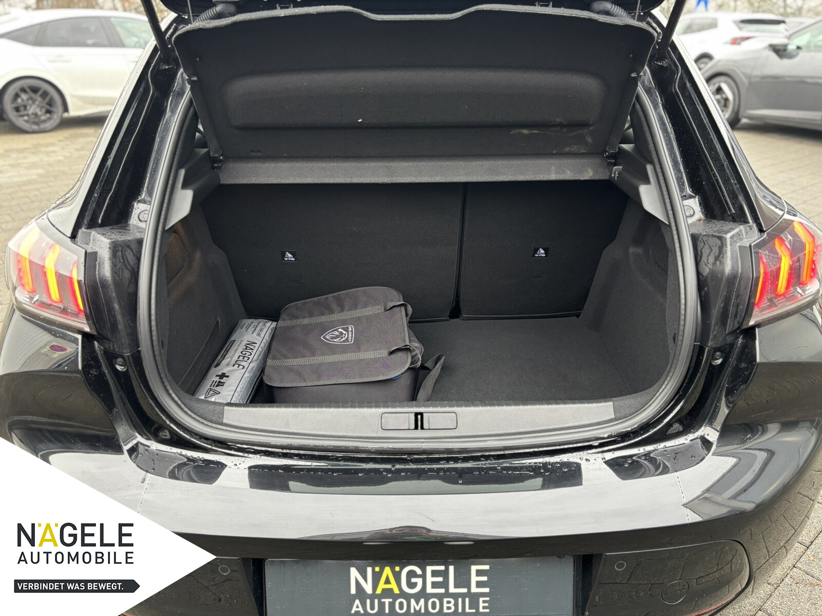 e-208 136 GT+|Navi| Panoramadach|SZH Pano.-Dach