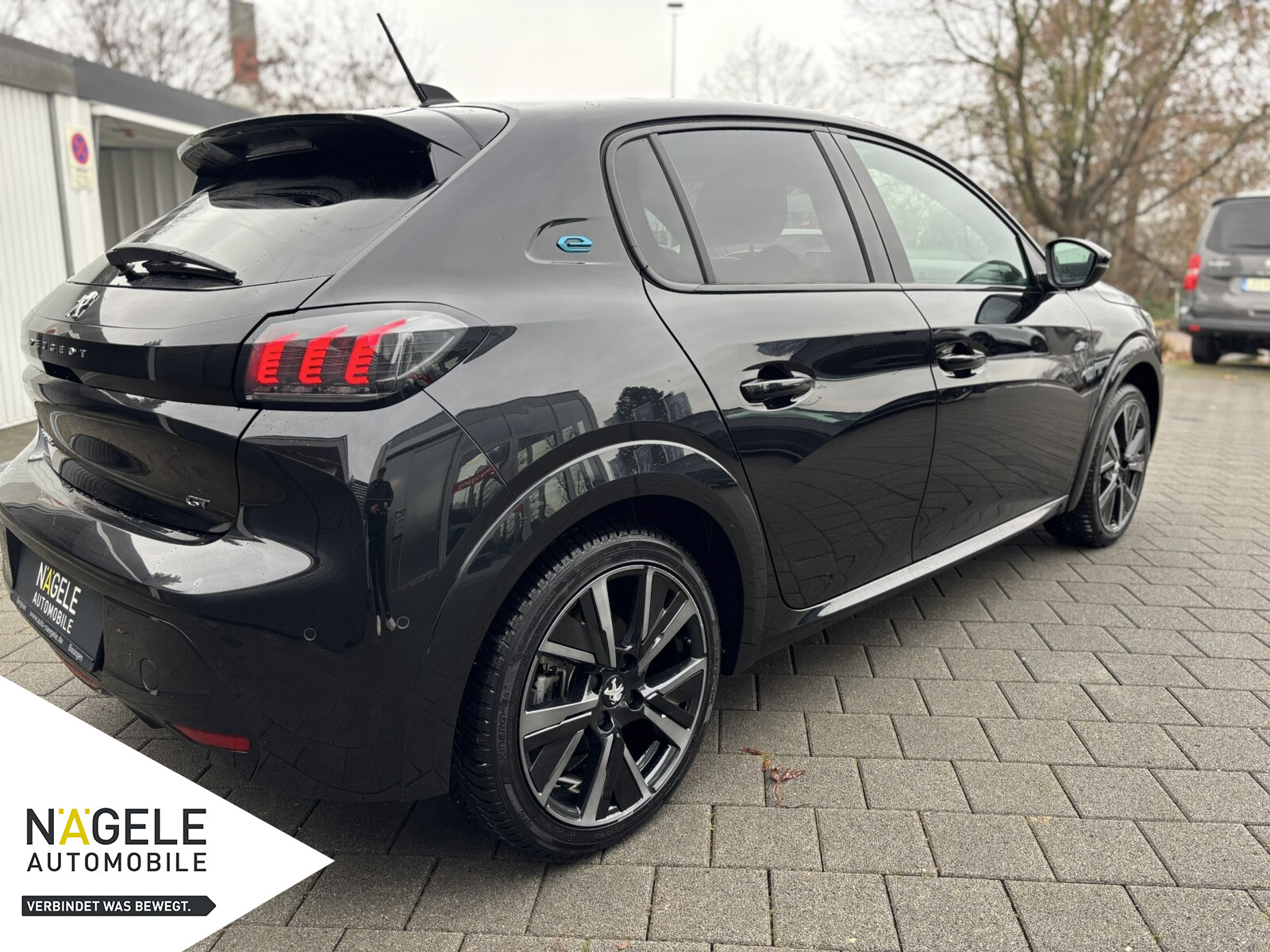 e-208 136 GT+|Navi| Panoramadach|SZH Pano.-Dach