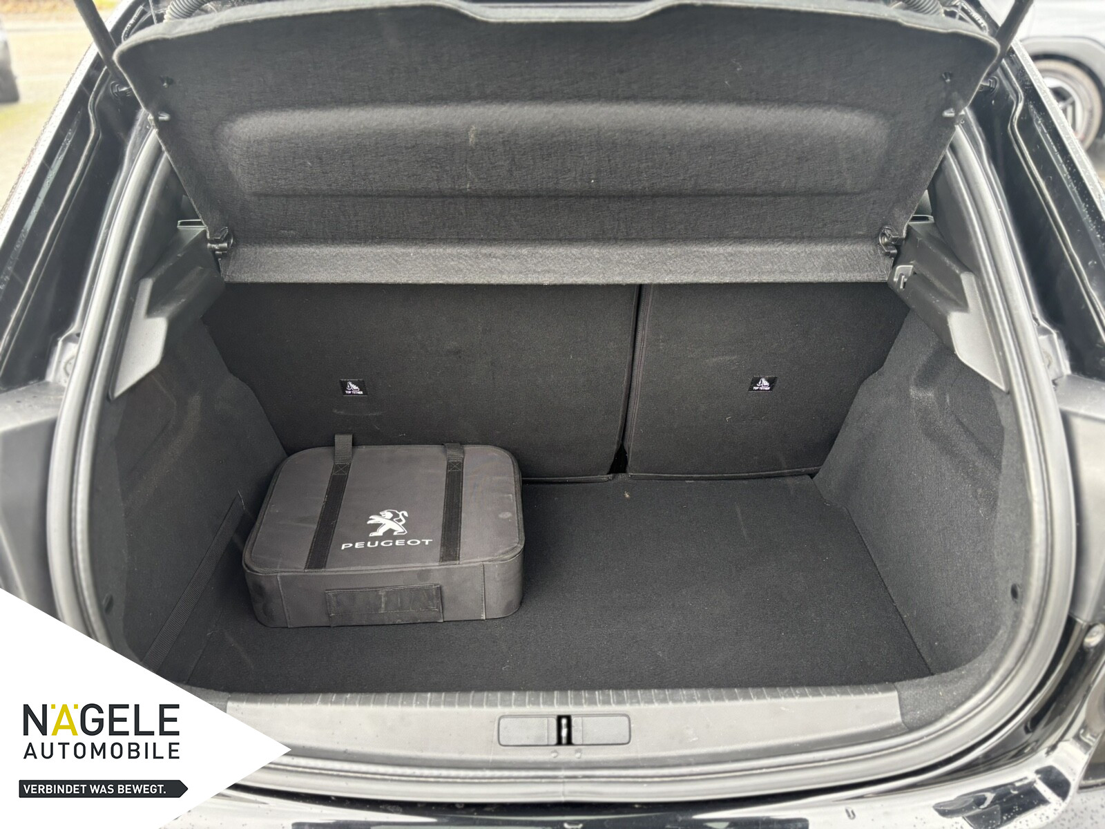 e-208 136 GT|Navi| Bluetooth|SZH Klima/LED/BC