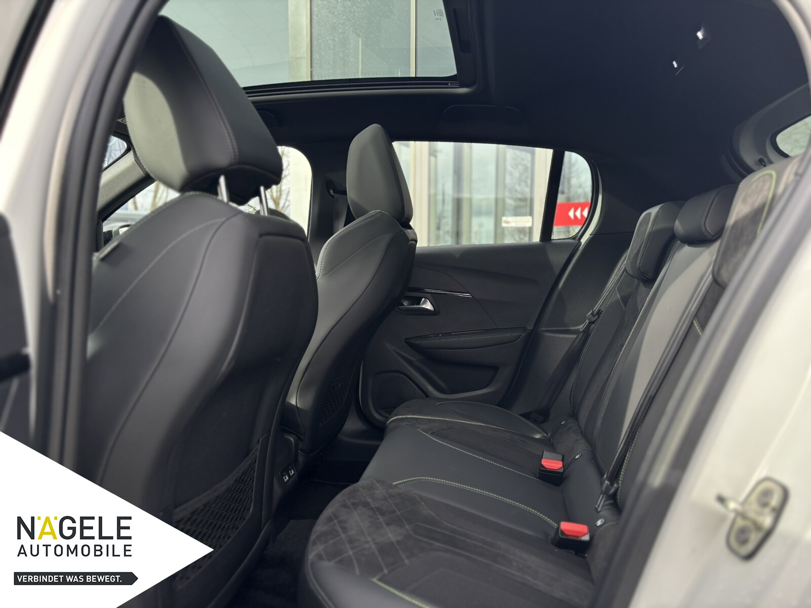 e-208 136 GT Pack|Navi| Panoramadach Pano.-Dach