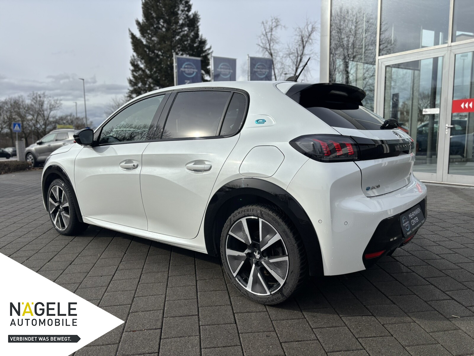 e-208 136 GT Pack|Navi| Panoramadach Pano.-Dach