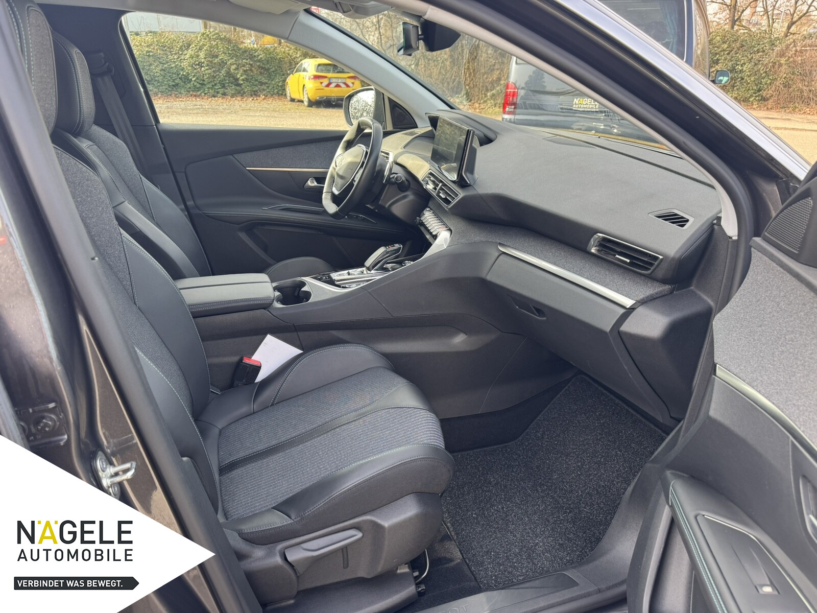 3008 Hybrid4 PHEV 300 Allure Pack|AHK+SHZ+NAVI