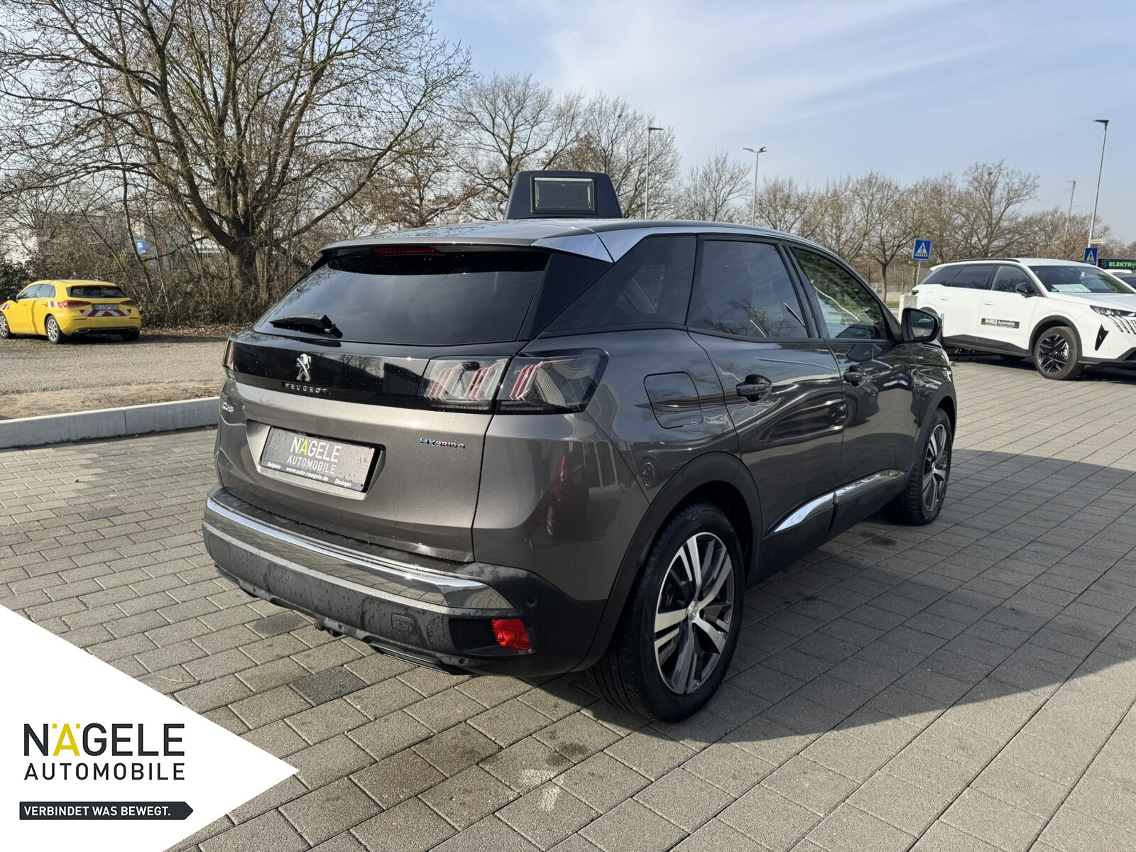 3008 Hybrid4 PHEV 300 Allure Pack|AHK+SHZ+NAVI