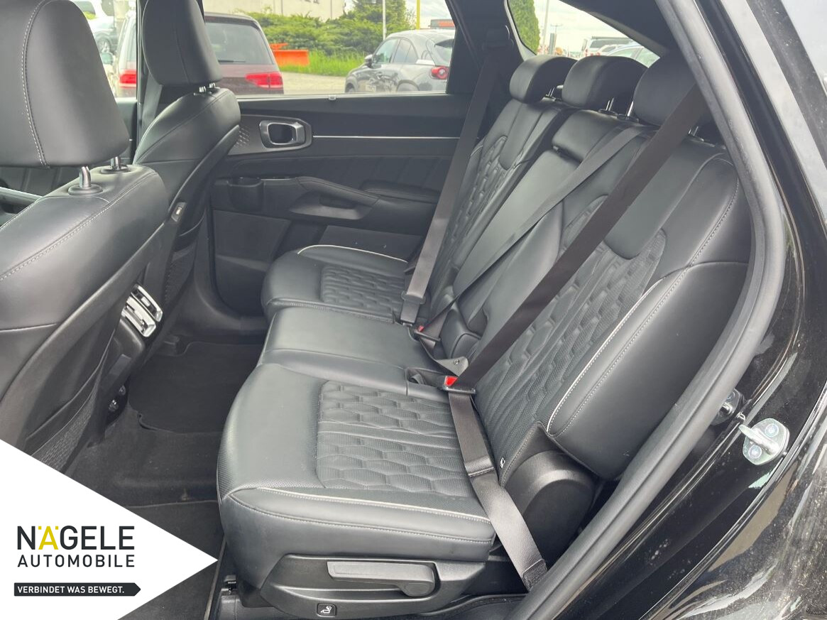 Sorento 2.2D Spirit 4WD 7Sitze|NAVI+PANO+ACC+HUD