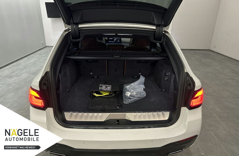 530e Touring xDrive M Sport|MERINO+B&W+AHK+PANO