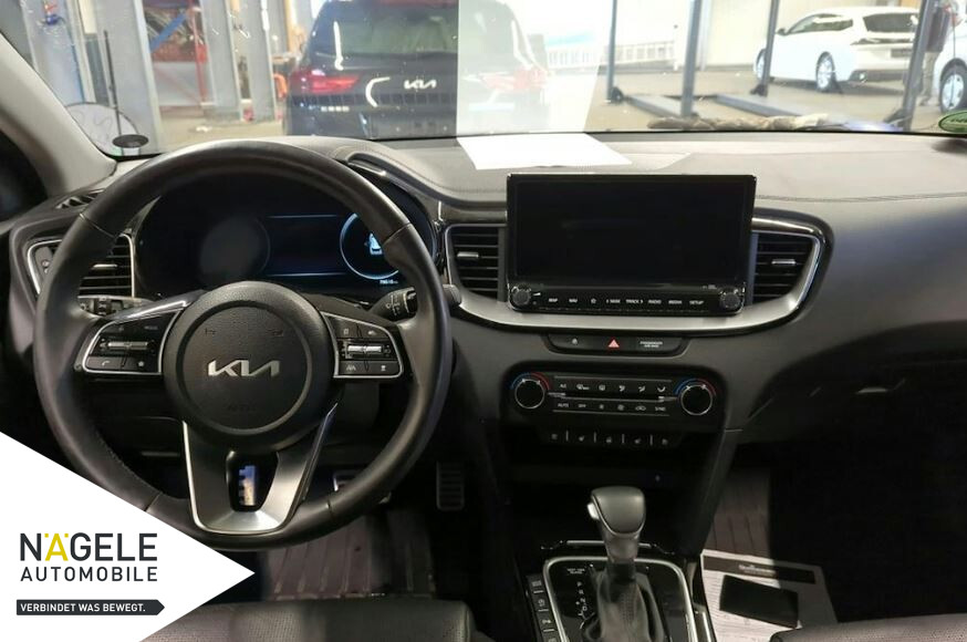 Ceed SW 1.6 CRDi AT Platinum|ACC+NAVI+PANORAMA