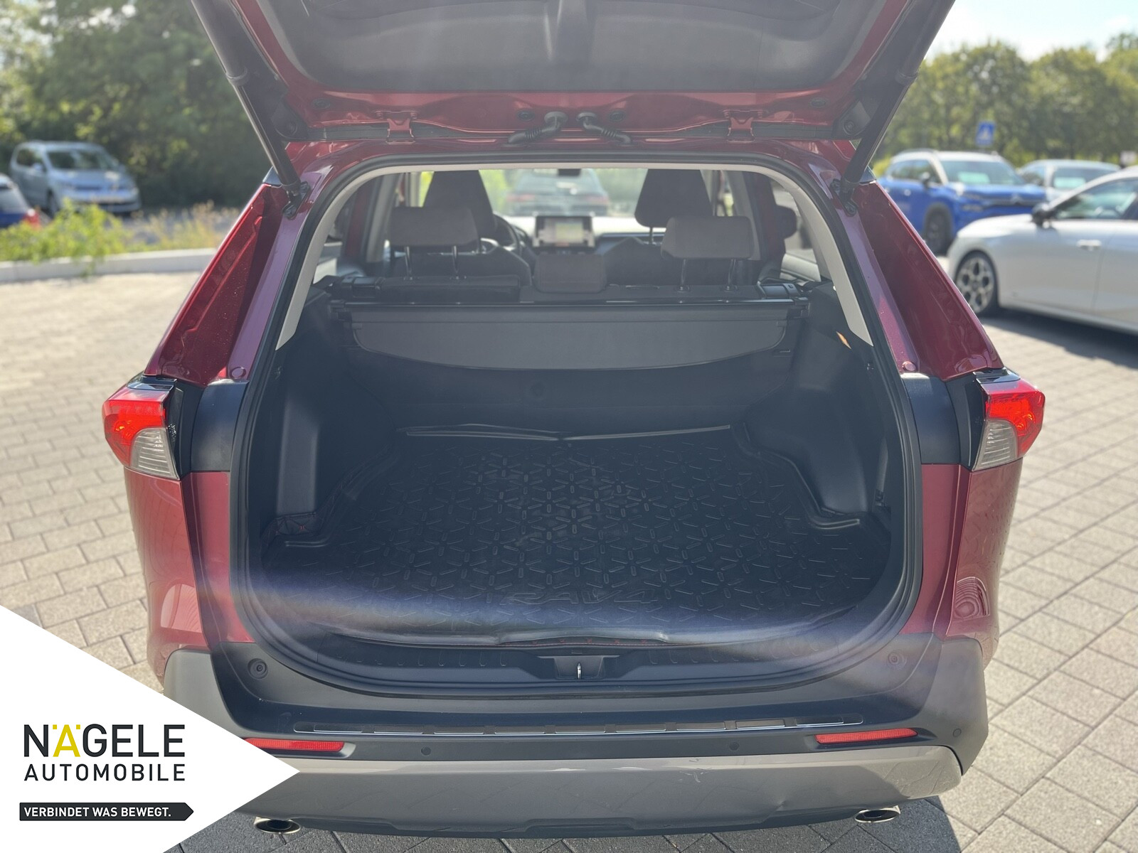 RAV4 2.5 VVT-i Hybrid Team+AHK+ACC+Standh.+Navi