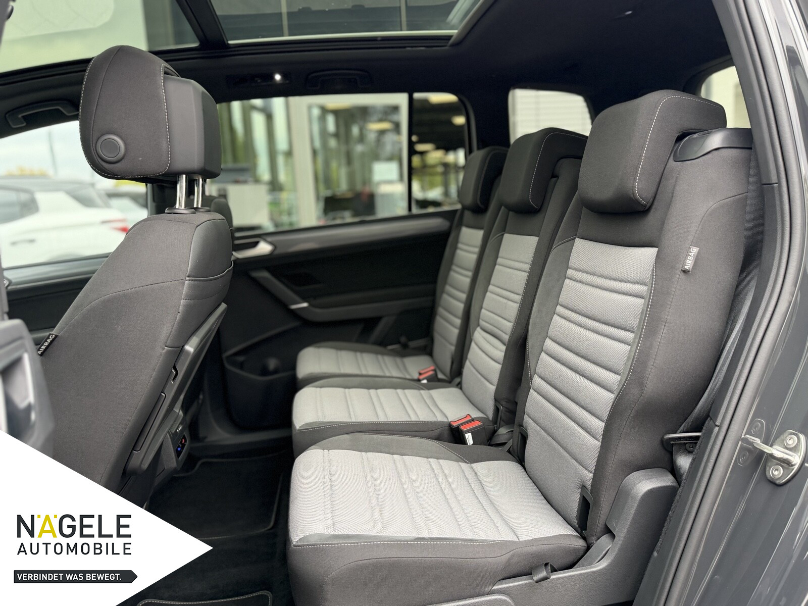 Touran 1.5 TSI Highline DSG 7-Sitzer NAVI PANO