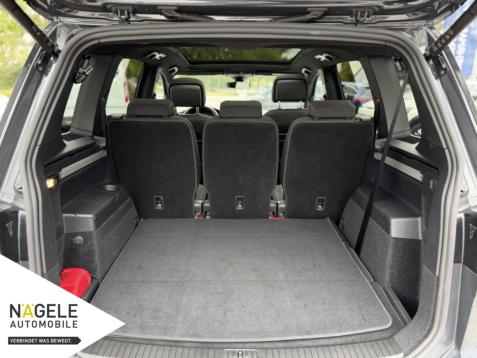 Touran 1.5 TSI Highline DSG 7-Sitzer NAVI PANO