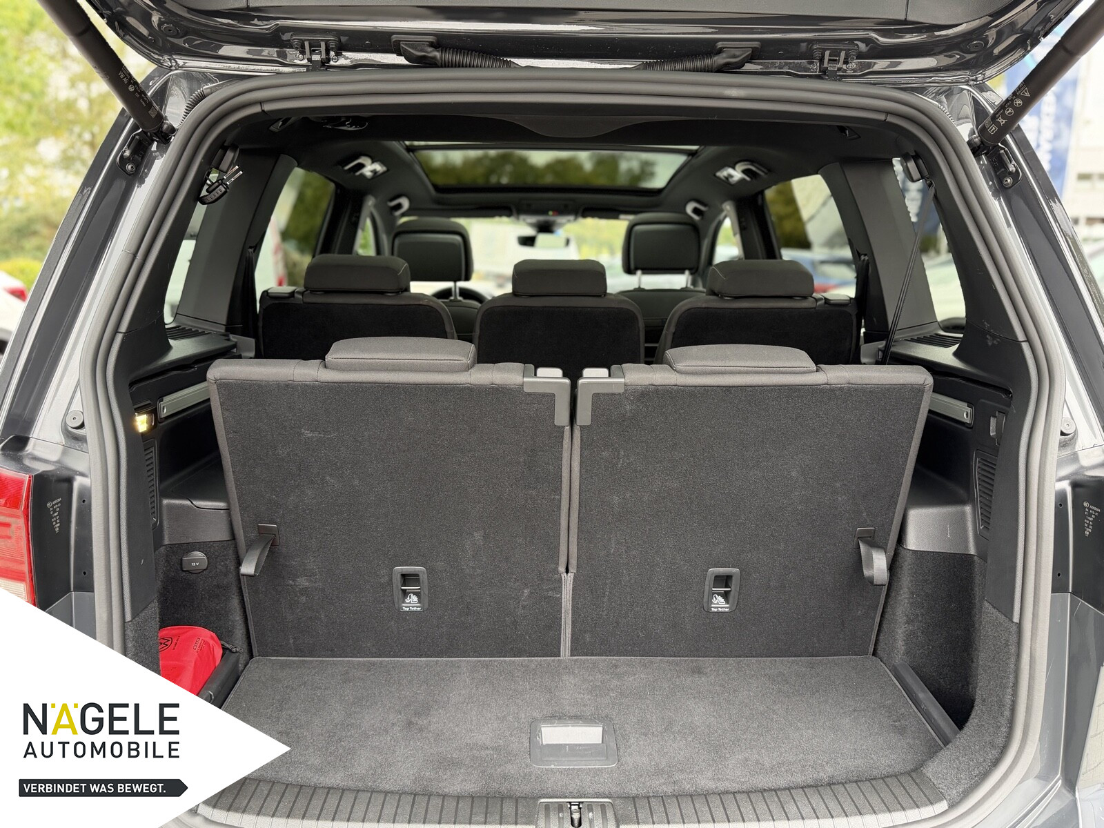 Touran 1.5 TSI Highline DSG 7-Sitzer NAVI PANO