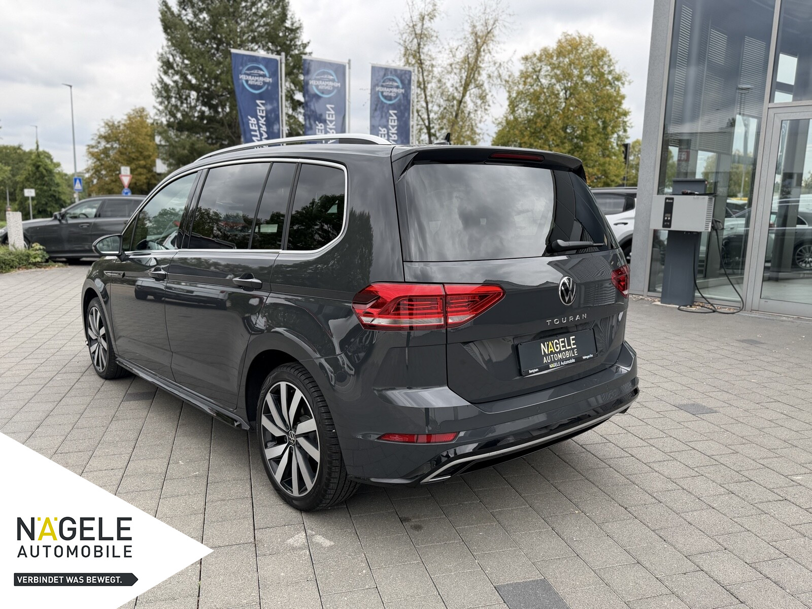 Touran 1.5 TSI Highline DSG 7-Sitzer NAVI PANO