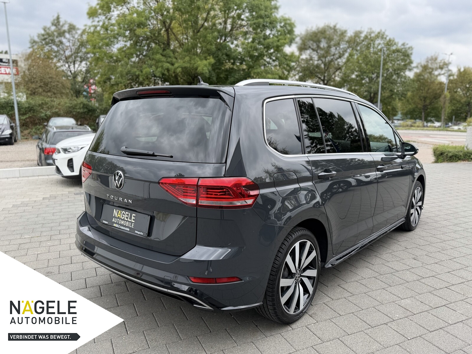 Touran 1.5 TSI Highline DSG 7-Sitzer NAVI PANO