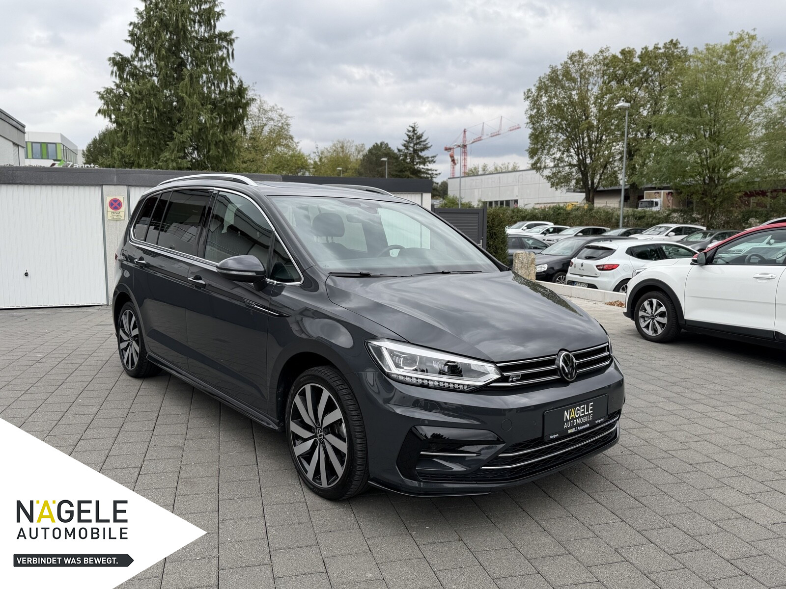 Touran 1.5 TSI Highline DSG 7-Sitzer NAVI PANO