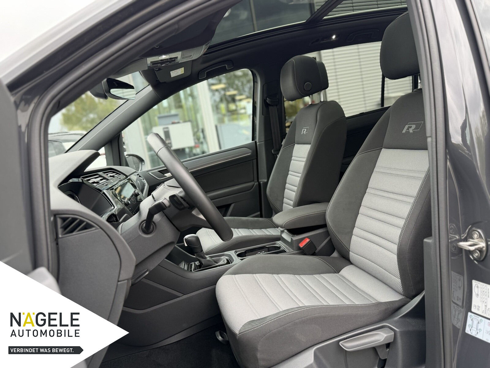 Touran 1.5 TSI Highline DSG 7-Sitzer NAVI PANO