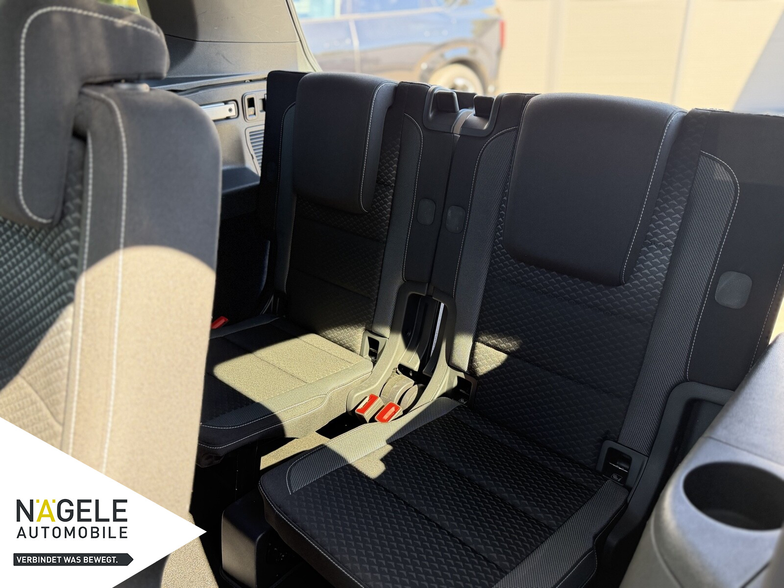 Touran 2.0 TDI Active+7Sitzer+NAVI+AHK+ACC+RFK