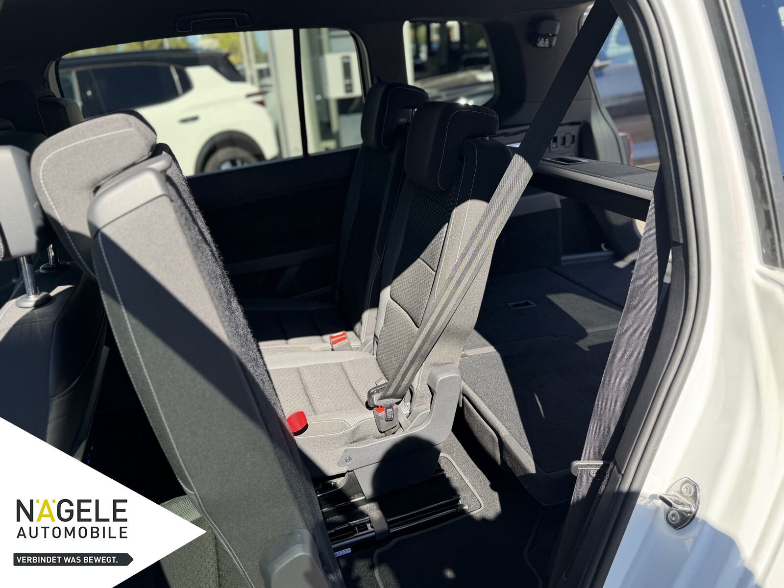 Touran 2.0 TDI Active+7Sitzer+NAVI+AHK+ACC+RFK