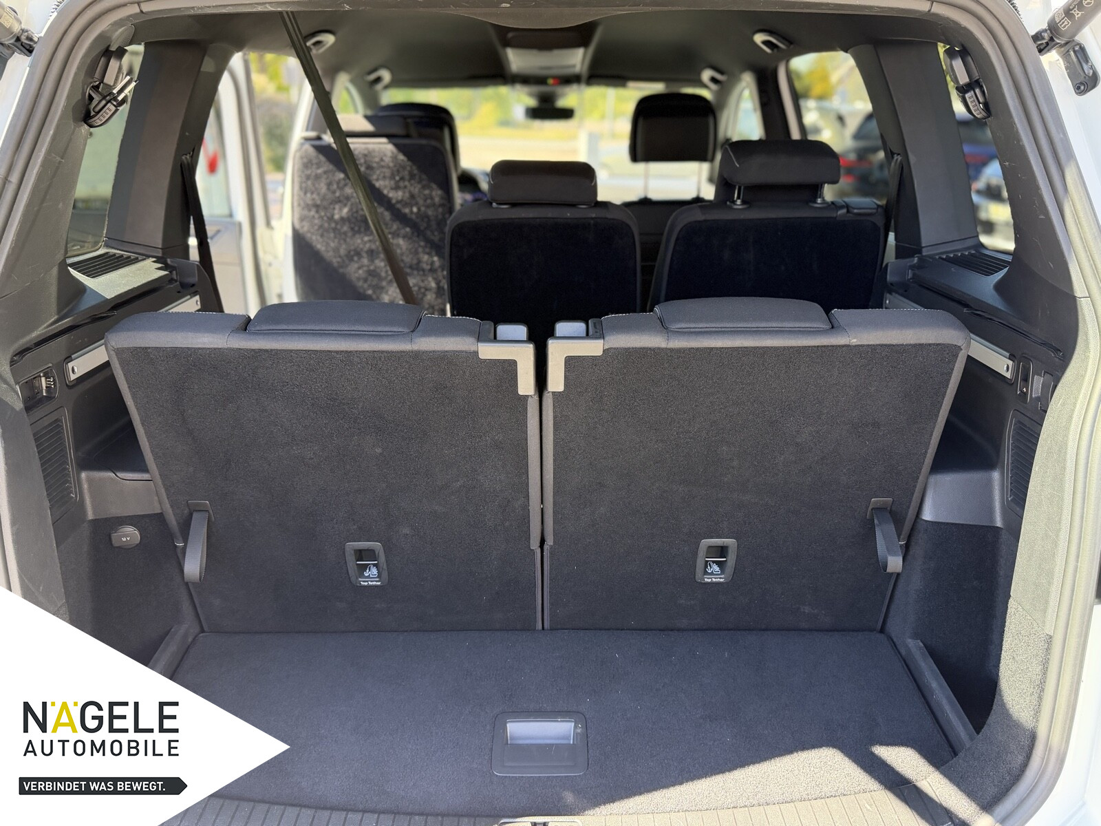 Touran 2.0 TDI Active+7Sitzer+NAVI+AHK+ACC+RFK