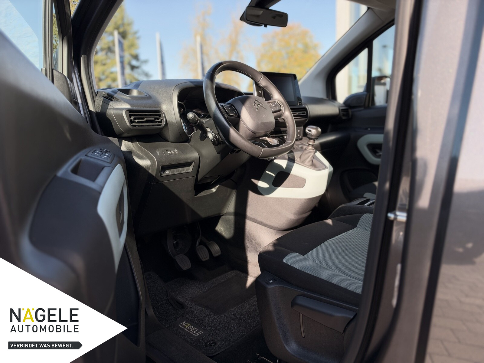 Berlingo 1.2 PT110 Feel M|NAVI+PDC+SHZ+BLUETOOTH