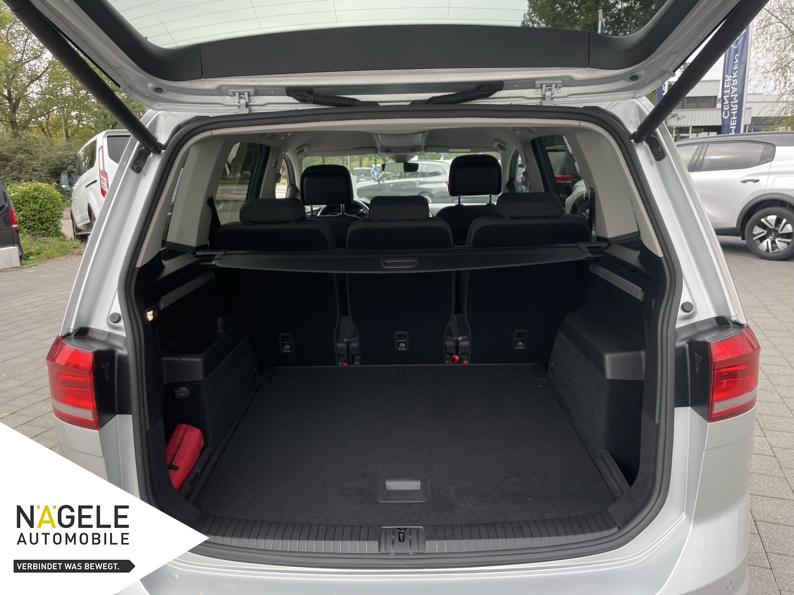 Touran 1.4 TSI Sound DSG+NAVI+ACC+LED+RFK+SHZ BC