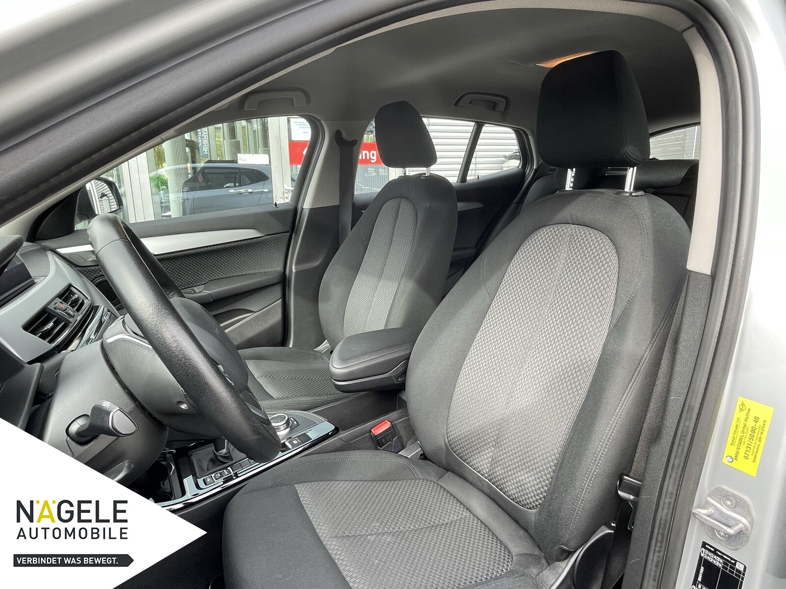 X2 xDrive20i Automatik+AHK+NAVI+LED+PDC+SHZ Navi