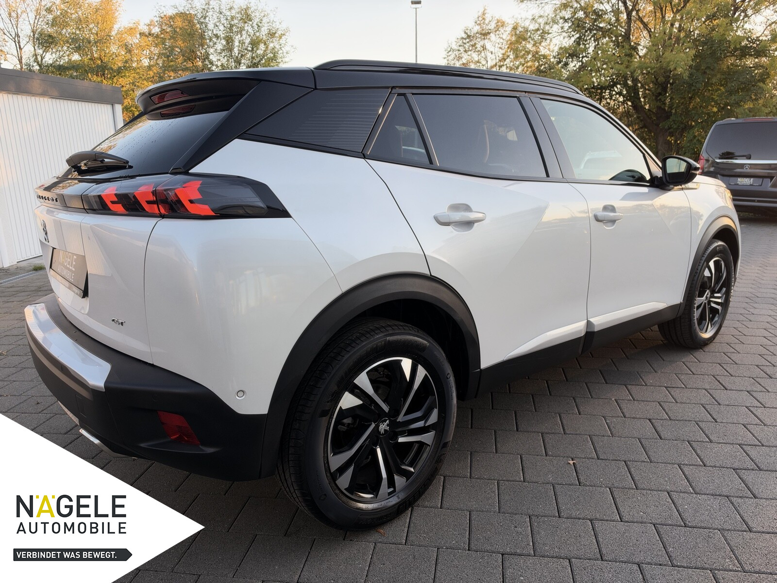 Peugeot 2008 GT 130 EAT8 NAVI+LED+SZH+DigCockpit