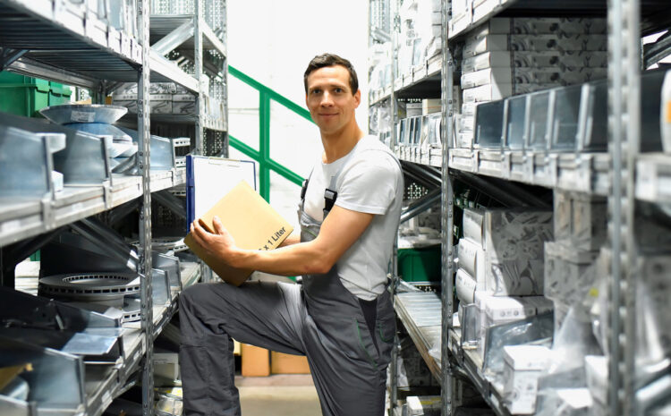  Teiledienst-Mitarbeiter / Fachlagerist (m/w/d)